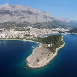 With Parking Space - 9506 Apartment Makarska