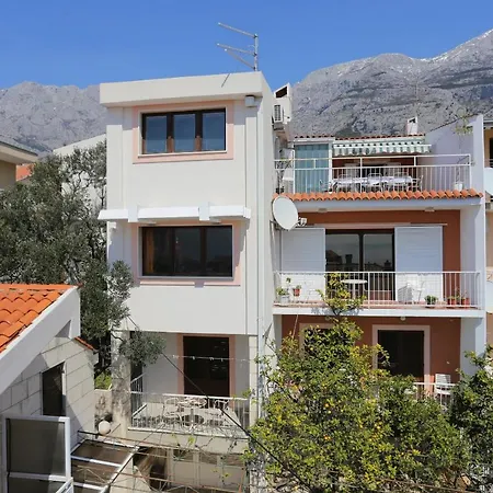 With A Parking Space - 9506 * Makarska