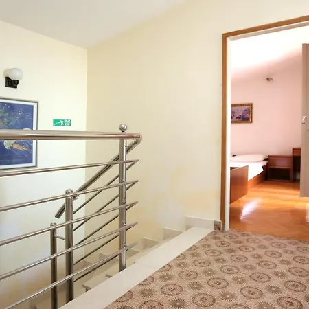 Apartamento With Parking Space - 9506 Makarska